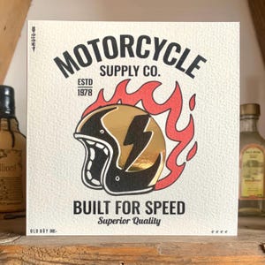 Carte d'anniversaire/carte de voeux faite main avec casque de motard - blanc cassé et or