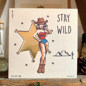 Biglietto di auguri di compleanno/auguri fatto a mano STAY WILD Cowgirl - Bianco sporco Oro