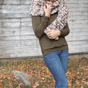 Crochet Pattern for a Pocket Scarf - Beginner Crochet Pattern