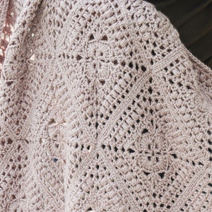 Crochet Pattern for a Modern Granny Square