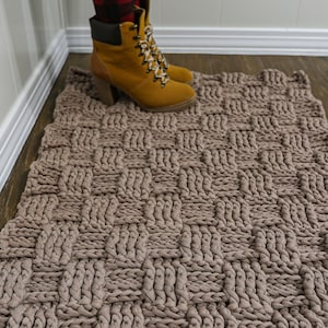 Häkelanleitung - DIY Einfaches Häkelteppich-Muster mit Super-Bulky-Garn
