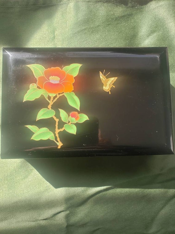Love Story MCM Vintage Japanese Black Lacquerware Otagiri Music Box