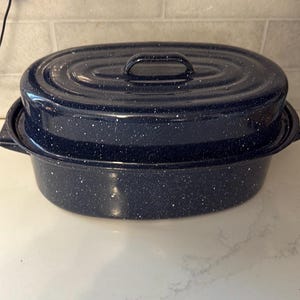 Enamelware blue speckled roasting pan with cover oval roaster Dutch oven measures 13 1/4 x 9 1/2 height 4” free shipping