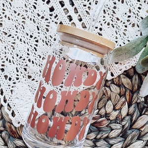 Howdy Western Retro Iced Coffee Glass, Punchy Western Gift, Beer Glass Cans, Coffee Aesthetic Glass, Glass Coffee, Wine, Trendy, Birthday