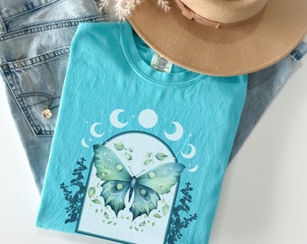 Luna Moth t-Shirt, Moon Moth Shirt, Green Moth Top, Comfort Colors Oversized Boho Lunar Moon Phases Tee, Luna Butterfly Moth Mystical Shirt