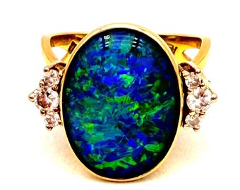 Exclusive opal ring in 18k yellow gold, boulder opal
