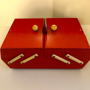 Sewing box, sewing basket, sewing box, jewelry box, jewelry chest, 60s wooden box, vintage sewing box, knitting basket