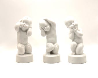 Trzy urocze figurki dziecięce firmy Bing & Grøndahl, figurki porcelanowe 2206, 2207, 2209, biała porcelana