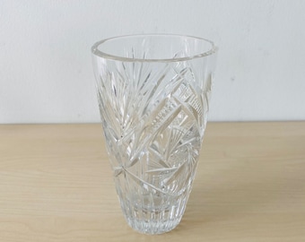 おそらくボヘミア産の、ダイヤモンドカットが施されたクリスタルの花瓶