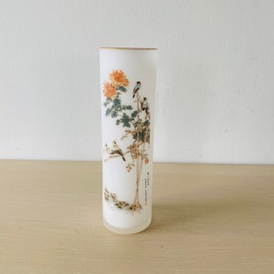 Japanische weiße Milchglas Zylinder Vase Schwarze Vögel auf Bambus