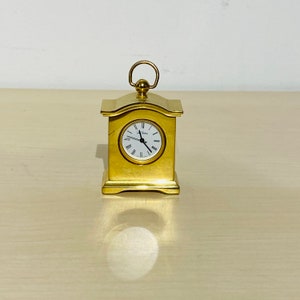 De Chatou miniature clock with ring eyelet, mottled blue metal, gold-plated, not tested