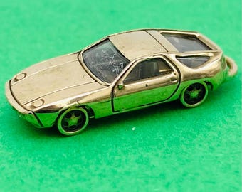 Exclusive Porsche jewelry pendant made of 585 gold