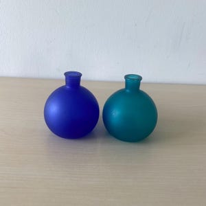 Set of two small vases in blue, vintage glass vases