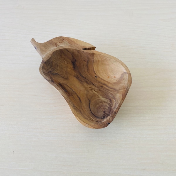 Schale aus Holz in Form einer Birne, sehr dekorativ