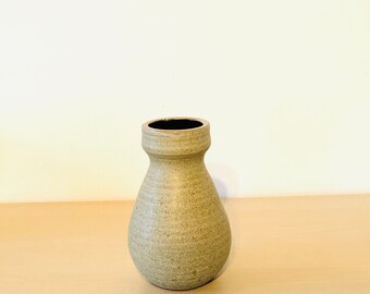 Vintage shapely small ceramic vase, in the color beige 50s