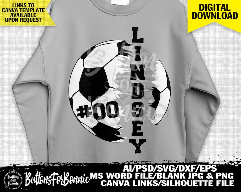 Op de afbeelding: Een grijs sweatshirt met een zwart-wit voetbalontwerp. De voetbal is in twee&euml;n gesplitst met de naam "LINDSEY" en het nummer "#00" op de bal.