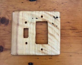 Tapa de interruptor/GFI doble de arce rizado. Placa de interruptor hecha a mano, perfecta para diseño de interiores y bricolaje.