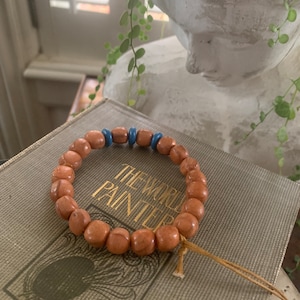 L A Dodgers armband - 3 lichtblauwe bedels van hergebruikte Dodger stadionstoel - handgemaakte 10 mm kralen van Redwood - de CA State Tree