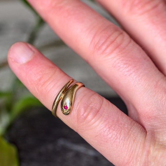 Lovely Quality Vintage English 9K Gold Pink Ruby Single Coil Snake Ring  1980 - Etsy UK