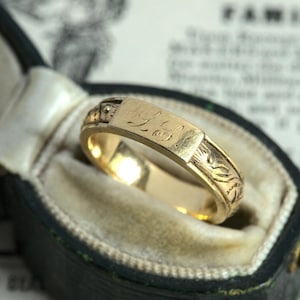 Very Unusual Antique Victorian English 9K Gold Hidden Locket Mourning Ring c1840