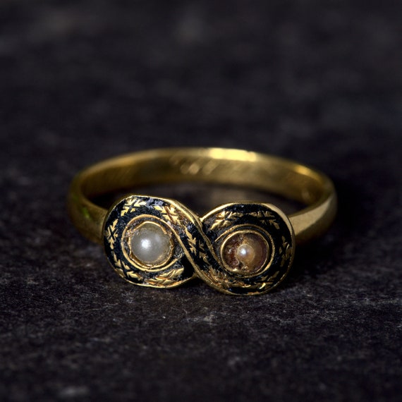 Unique Antique English 22K Gold Band Ring w/High … - image 4