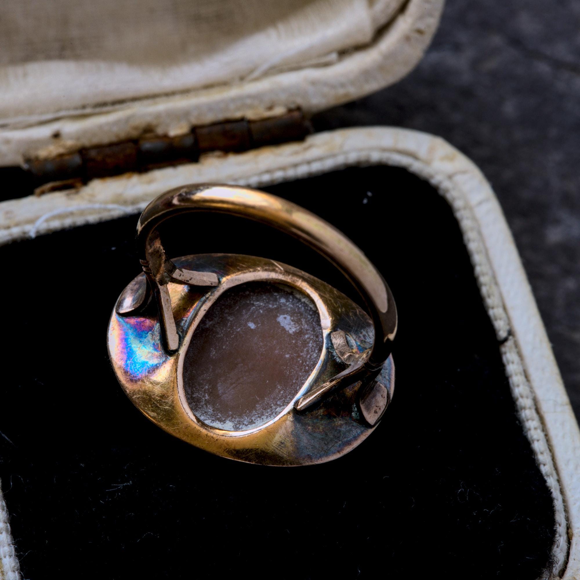 希少なアンティークイタリア製9Kゴールド製小さな天然シェルカメオ