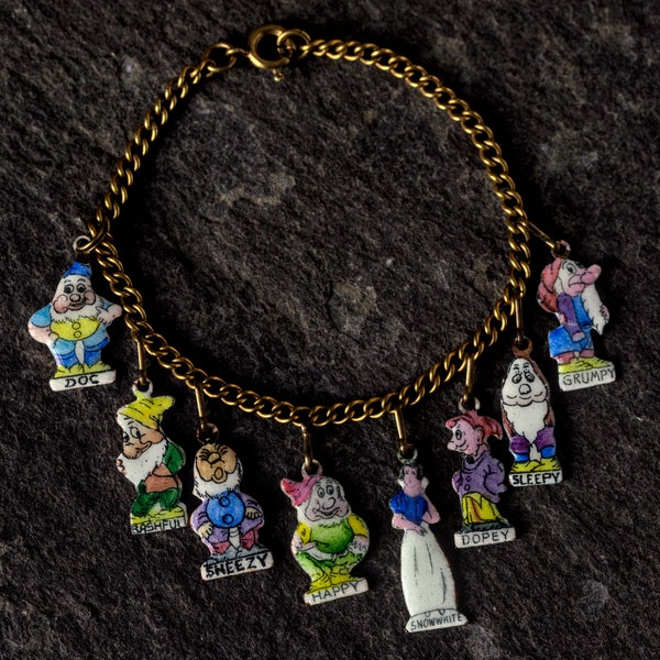 Genuine Vintage Gilt Metal Enamel Snow White Seven Dwarfs Charm Bracelet