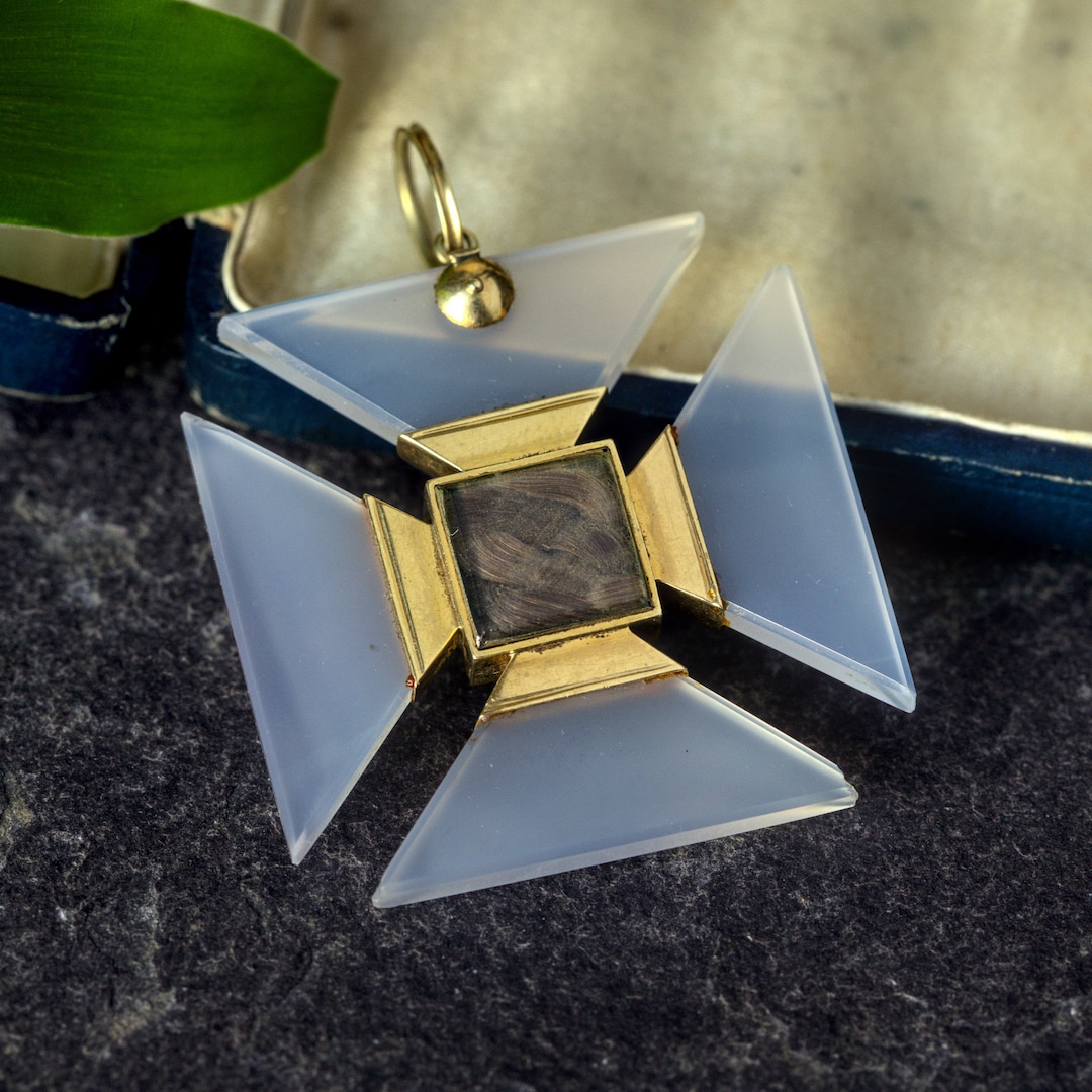Antique Early Victorian English Gold Natural Chalcedony Maltese Cross ...