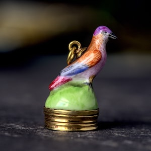 Rare Antique English Chelsea Derby Roller Bird Seal Fob Charm Pendant c1780