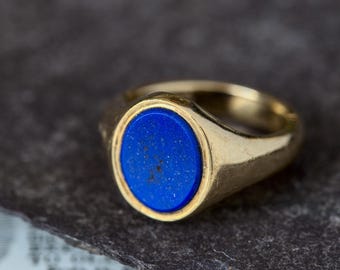 Designer Quality Vintage English 9K Gold Blue Lapis Lazuli Signet