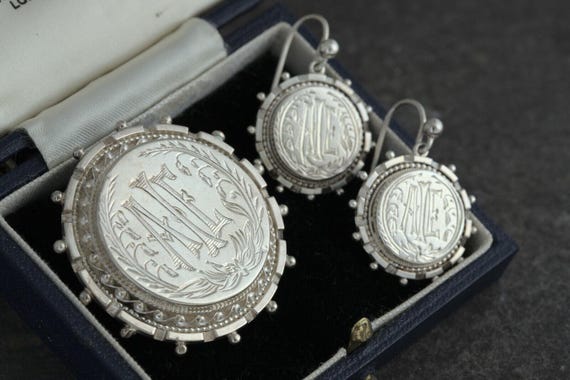 Wonderful Antique Victorian English Silver Earrings & Brooch AEI Amity Eternity