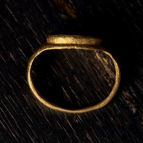 Wonderful Antique Ancient Roman Ring 22K Gold Car… - image 3