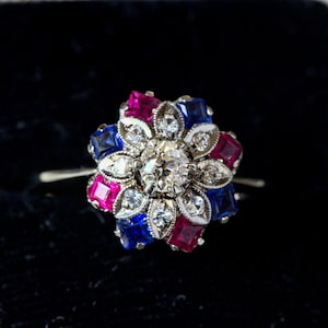 Impresionante anillo de flor de diamante de zafiro rubí de oro blanco de 18 quilates vintage