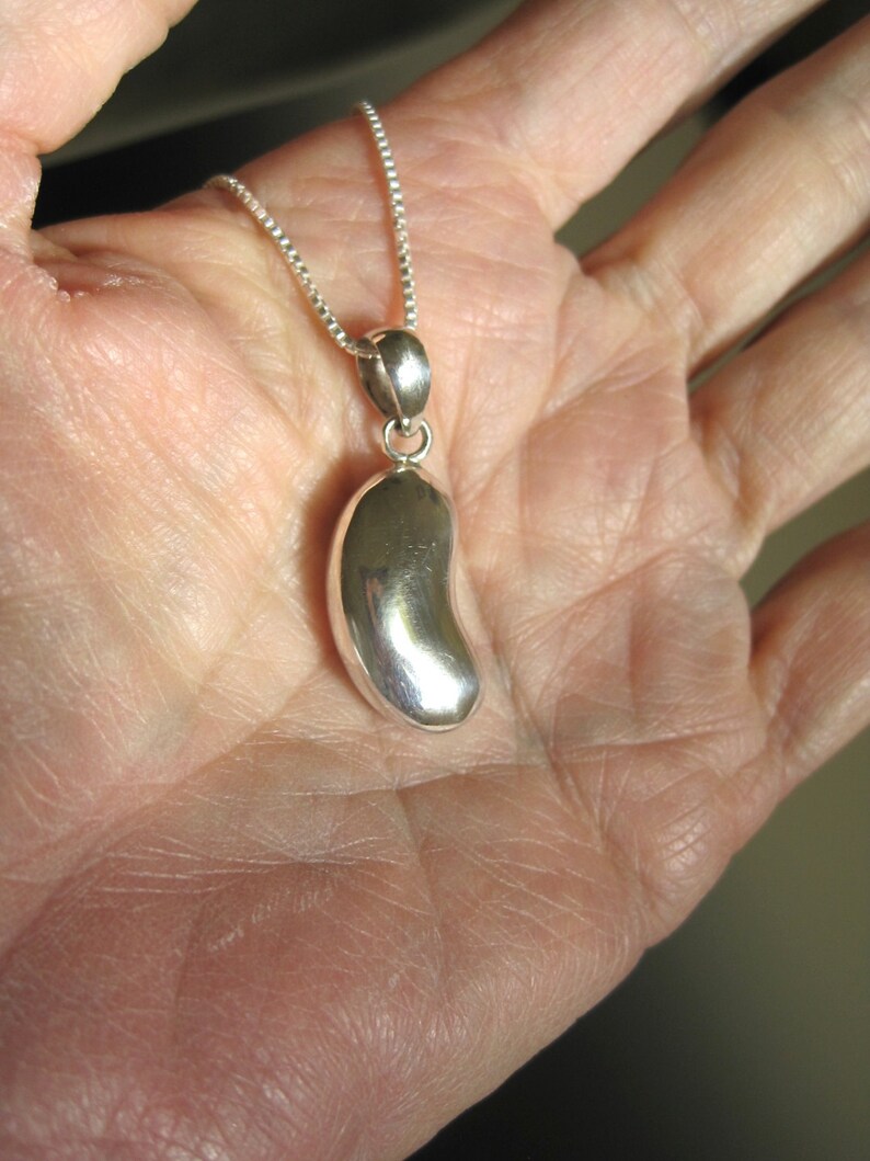 thumbnail image 2 of 925 Sterling Silver Kidney Bean Pendant Necklace – 16 To 24 Inch – Jewellerybox 2 of 5