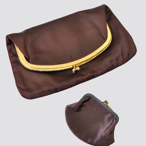 Pochette en satin avec strass des années 1960 avec porte-monnaie / Sac de soirée pliable vintage des années 50 et 60 pour femme / Ensemble de deux pièces de monnaie Mel-Ton des années 1950