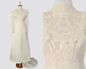 1970s Lace Wedding Dress with Semi Cathedral Train / Small Women / Vintage 70s Organza Illusion Neckline Bridal Gown Designer William Cahill
