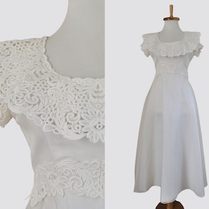 1960s Wedding Dress / Small Women / Vintage 60s Empire Waist Short Sleeve Organza Lace Tea Length Midi / Organdy Crochet Bride Bridal Unique