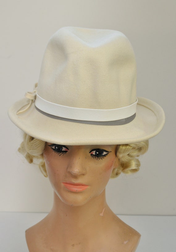 White Fedora Hat / Vintage 1960s 1970s Cream Wool… - image 2