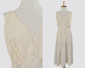 Vintage Lace Nylon Night Gown / Women Large / 1960s Vanity Fair Off White Tie Waist Ribbon Belt Lingerie / 60s Retro Bridal Cream Nightie