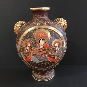 Antique Japanese Satsuma Moriage Urn Vase image 2