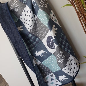 Woodland Little Man Navy Teal Grau Moderne Patchwork Decke, Moderne Woodland Kinderzimmer, Woodland Little One Quilt Baby Quilt, Baby Jungen Decke