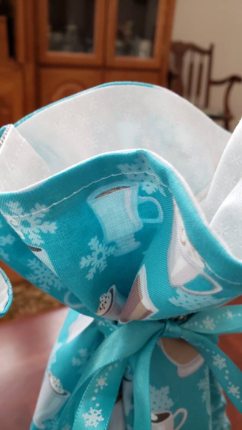 Christmas Gift Bags Set of 2 Gift Bags, Reusable Gift Bags Eco-Friendly Gift Bags Fabric Gift Bags Pretty Gift Bags