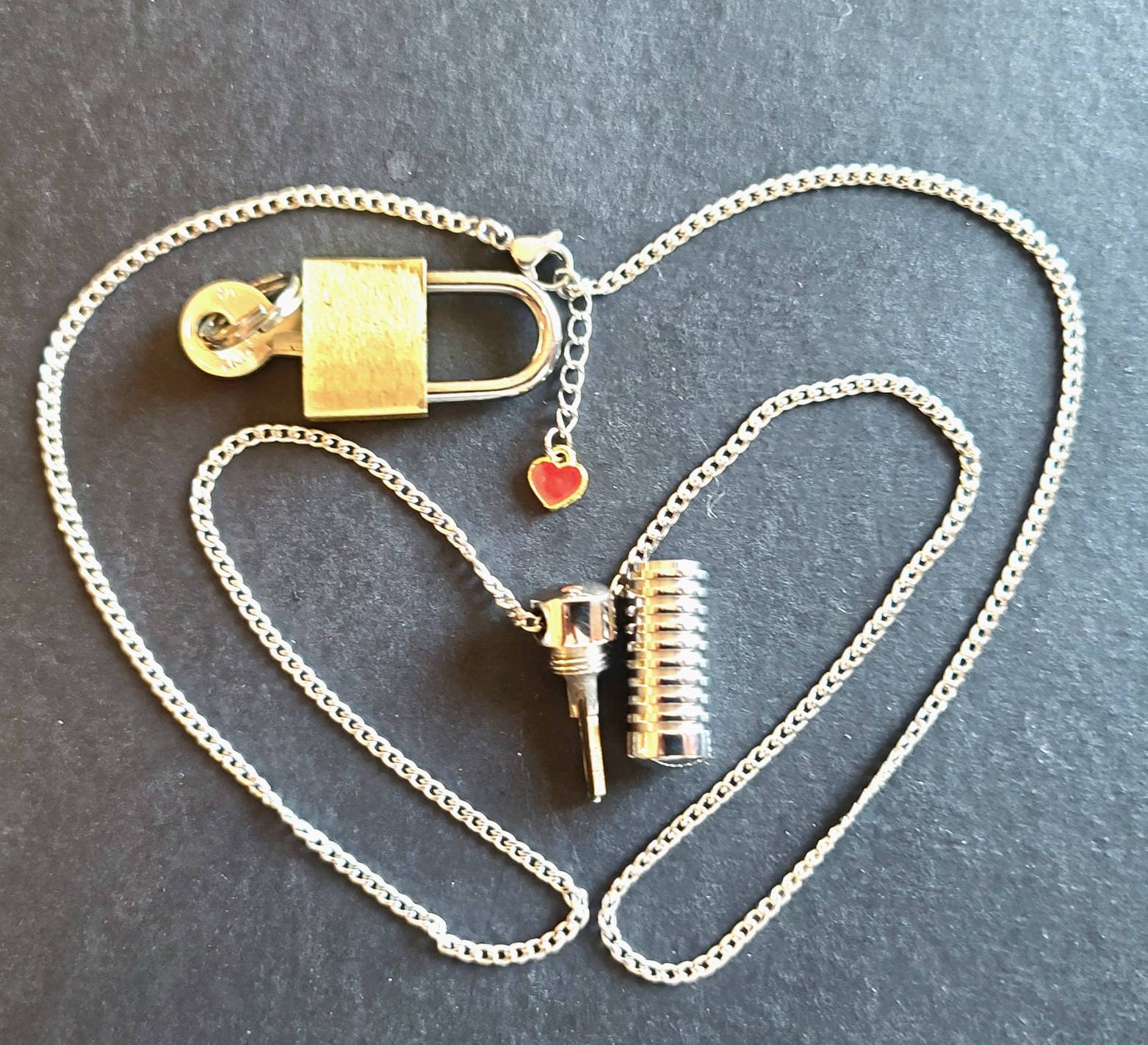 N055/kn the Knurled Secret Chastity Key Necklace This is a