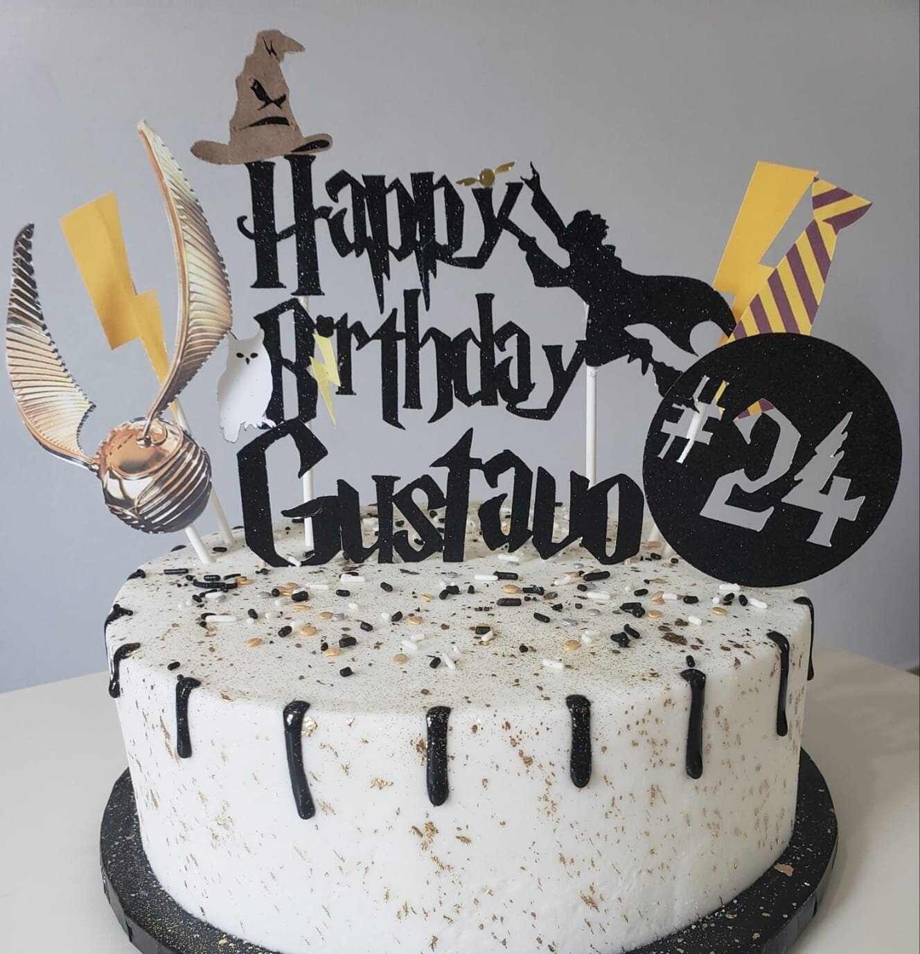Sandra's Luscious Cakes - Harry Potter themed cakes, cake toppers