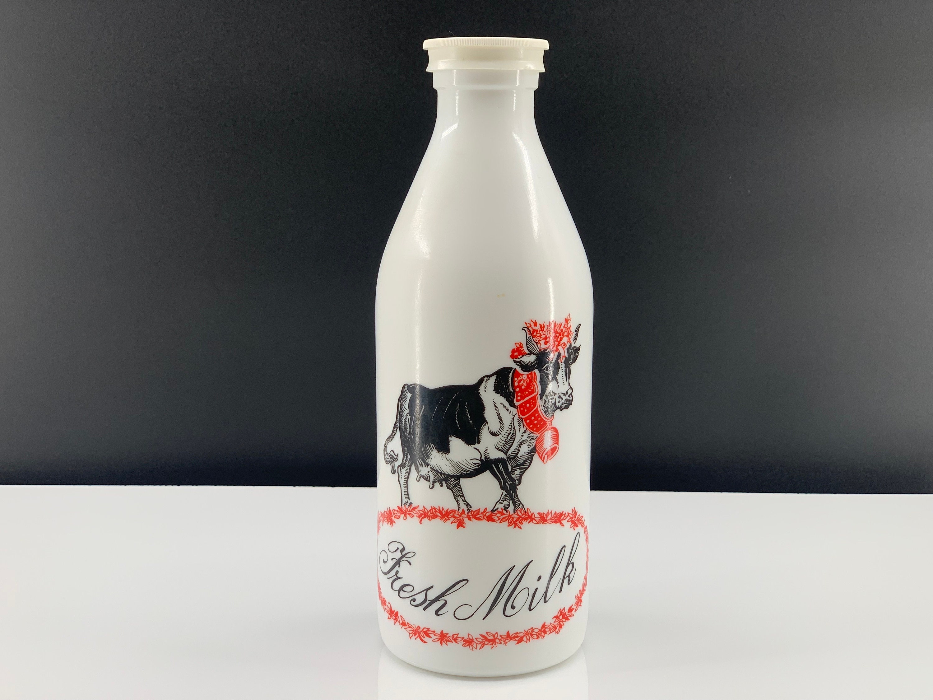 1970年代のガラス製牛乳瓶 - 牛のグラフィック、農家風装飾 - Etsy 日本