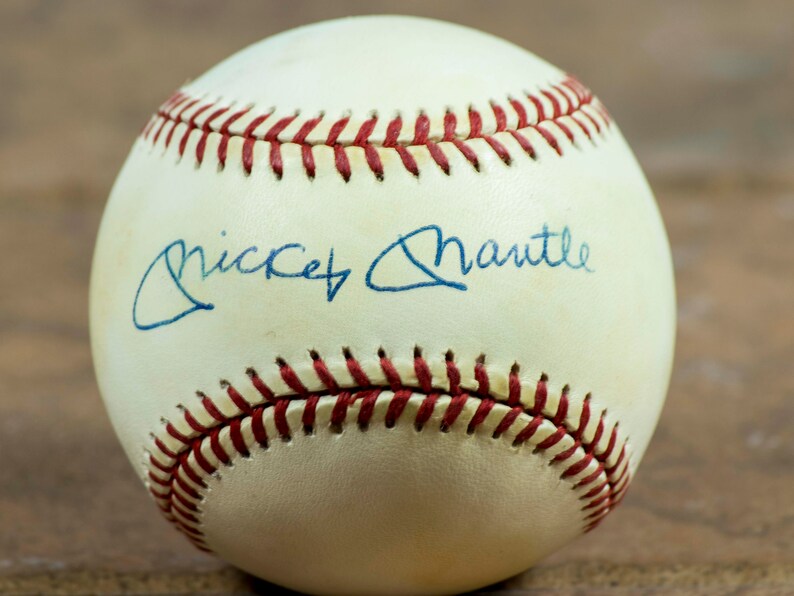 Mickey Mantle Signed Baseball - Mickey Mantle autograph - Collec