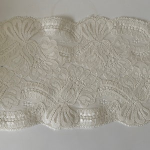 Dentelle beige  , voile en dentelle,