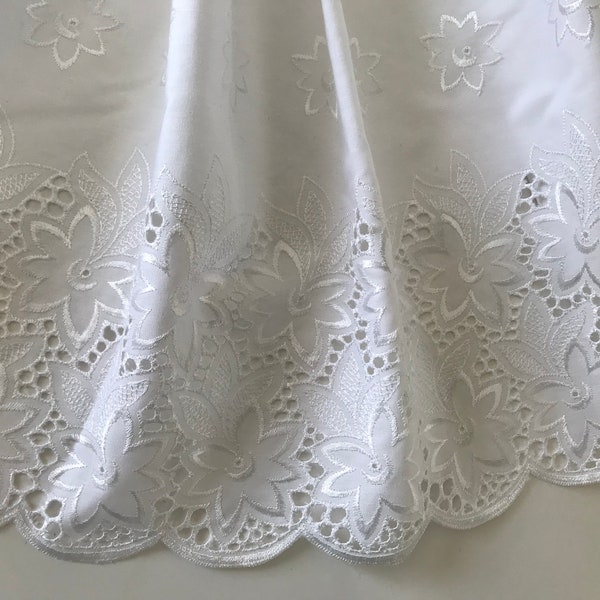 Dentelle broderie anglaise en dentelle 34 cm en largeur couleur blanc