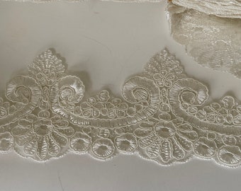 Beige guipure lace, ecru lace for veil ornament