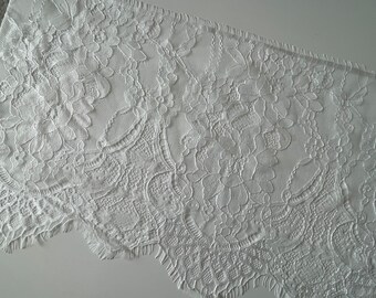 Light white lace 31 cm wide